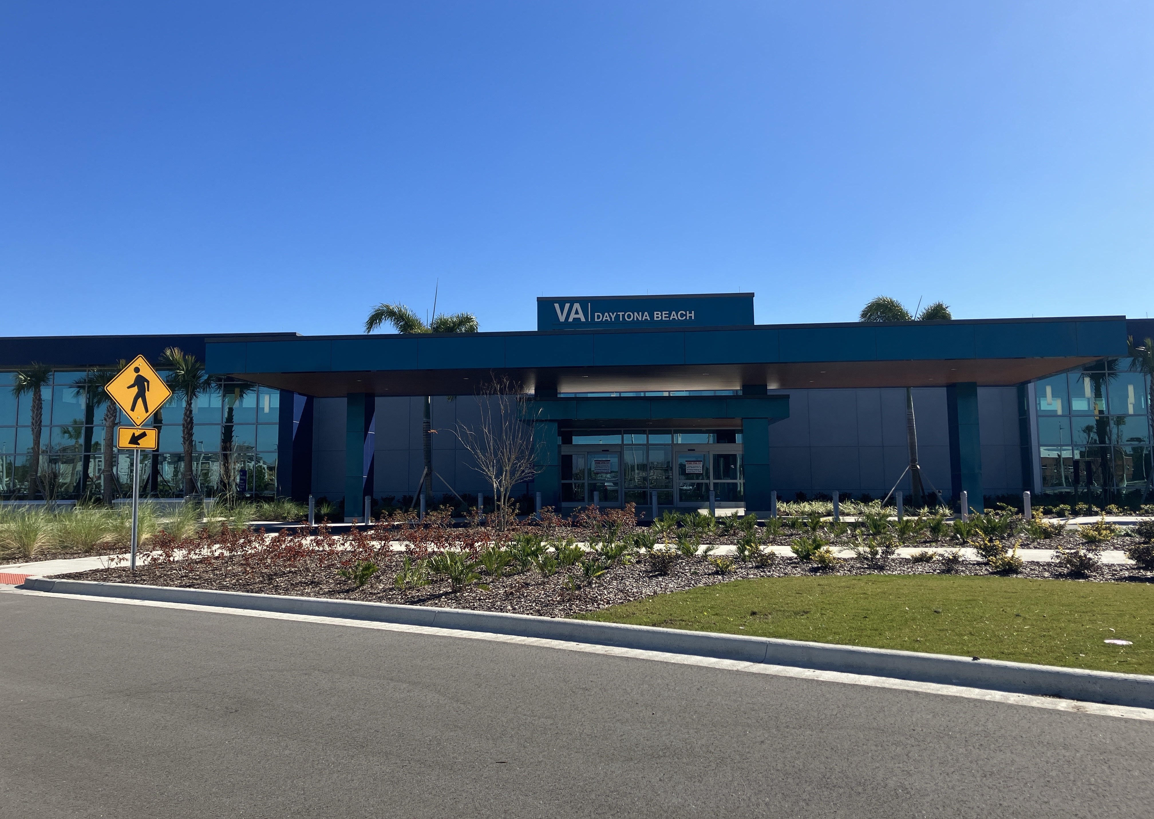 Daytona Beach VA Clinic Exterior